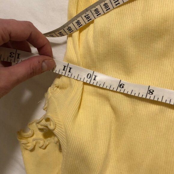 Forever 21 Pale Yellow Shortsleeve Crop Top Ruffled Hems Small - Picture 7 of 9